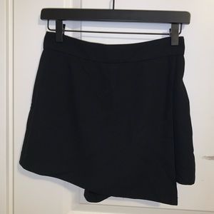 Black skort